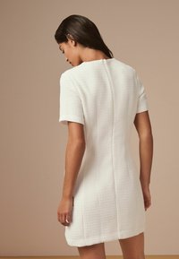 Next BOUCLE BOW  REGULAR FIT - Hverdagskjole - cream