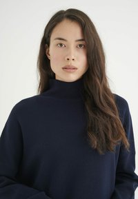 InWear TENLEY TURTLENECK   - Jumper - marine blue