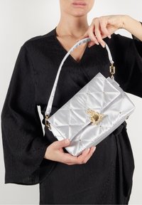 L'Atelier Du Sac DELPHINE - Bolso de mano - silver