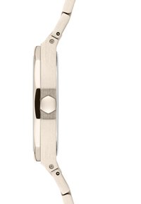 Zilveren roestvrijstalen horloge met een geborstelde afwerking en gepolijste accenten. Heeft een ronde kast, een opvallende kroon en rechte lugs.