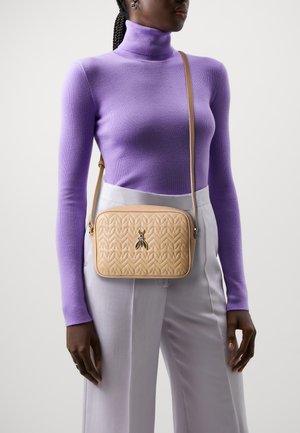 Patrizia Pepe BORSA BAG - Umhängetasche - pompei beige