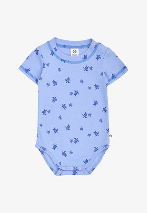 Jasnoniebieski body niemowlęce z krótkimi rękawkami, granatowym wzorem z żółwi oraz zatrzaskami na dole ułatwiającymi zmianę pieluszki.