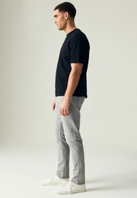 Next AUTHENTIC - Kitsenevad teksad - pale grey