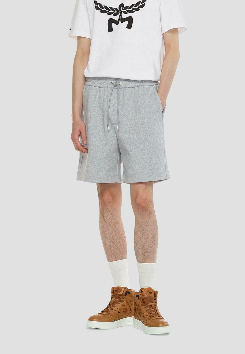 MCM ESSENTIAL AUS ROMANIT MIT LOGO - Jogginghose - grey