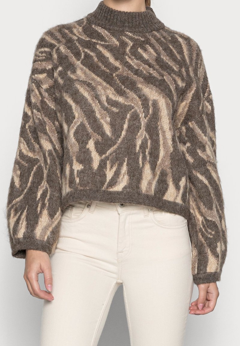 Pieces Petite Pullover - off-white