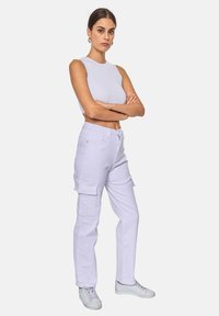 Elara Jeans a sigaretta - weiß