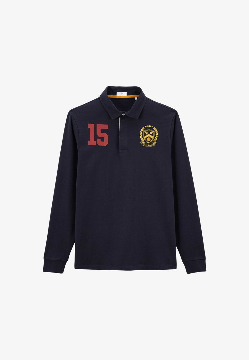 Polo à manches longues navy avec un numéro rouge "15" sur la poitrine gauche et un logo doré brodé. Comprend un col et une patte de boutonnage.