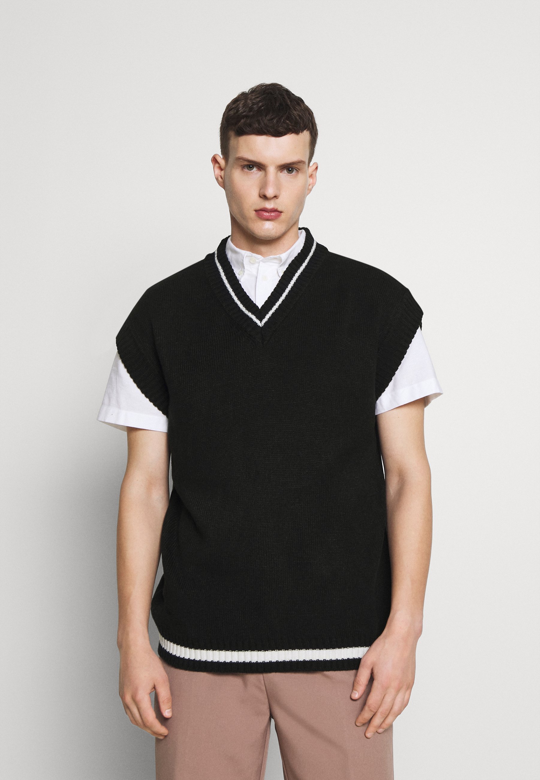 Mennace HENNESSEY VARSITY KNIT VEST 