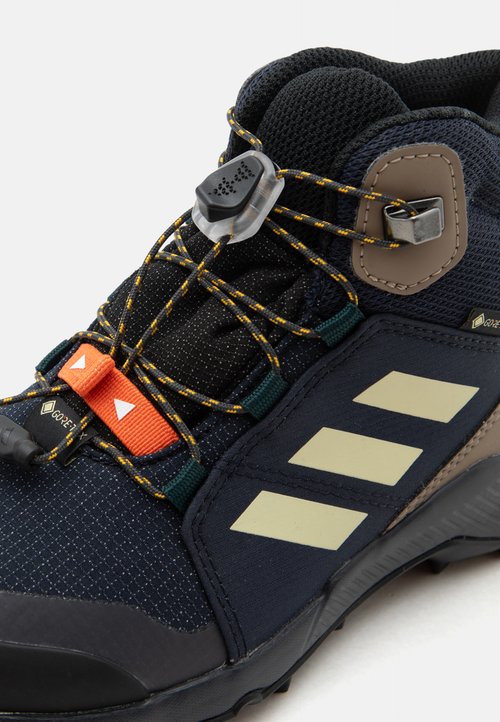 adidas MID GTX UNISEX - Hiking shoes - legend ink/dual yellow/olive strata — photo 6