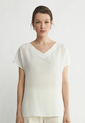 - T-shirt basic