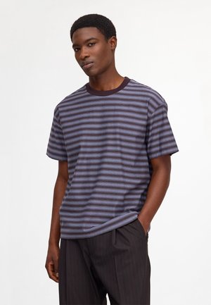 NN.07, - T-shirt z nadrukiem