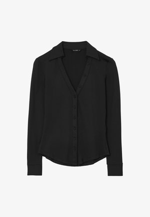 Schwarzes Langarmhemd mit V-Ausschnitt, Knopfverschluss an der Vorderseite und leicht abgerundetem Saum; aus glattem, leichtem Stoff gefertigt.