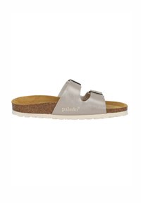 Silverfärgad konstläder-sandal med två remmar och justerbara spännen, korkfotbädd och gummisula med strukturerade spår.