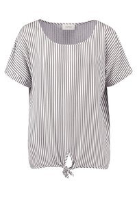 Randig blus med rund halsringning, korta ärmar och knuten fålldetalj. Tillverkad av lätt tyg i grå och vita ränder.