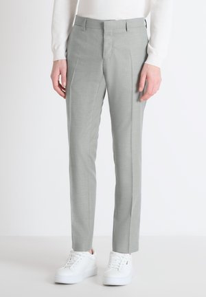 BONNIE SLIM FIT - Chino - moss green