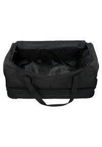 Zwarte sporttas van duurzaam stof met een grote open binnenruimte. Beschikt over twee stevige handvatten en een ritssluiting, geschikt voor reizen.