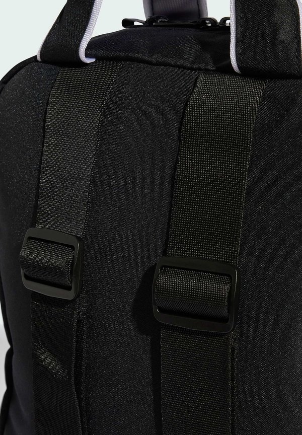 LINEAR ESSENTIALS - Rucksack3