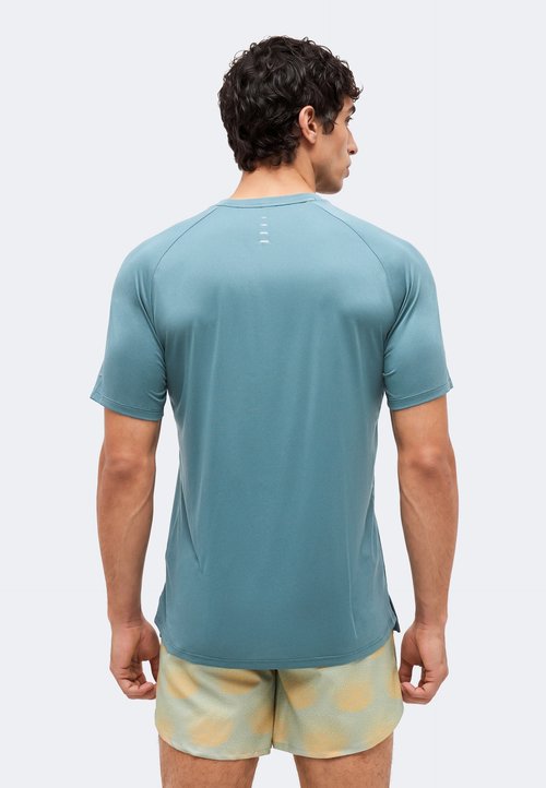 Nike Dri FIT ADV Stride Running T Shirt Men's — foto 4