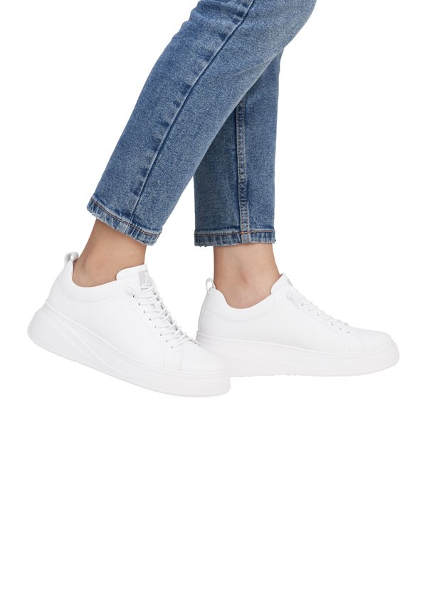 SNEAKER - Sneaker low - weiss