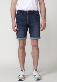 Koroshi - REGULAR BERMUDA WITH FIVE POCKETS - Short en jean - azul osc dark blue Image miniature 1