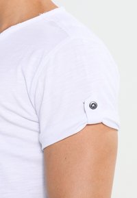 Key Largo MT ARENA  - Print T-shirt - weiss