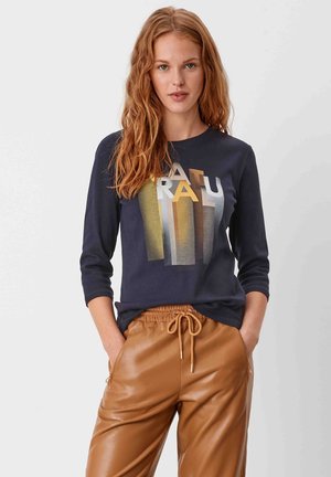 Long sleeved top - navy placed print
