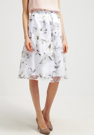 Falda acampanada - white