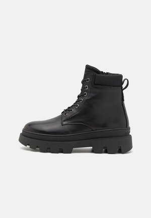 ISAK - Lace-up ankle boots - black