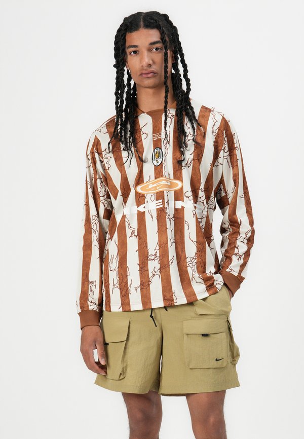 WOVEN SHORT - Shorts4