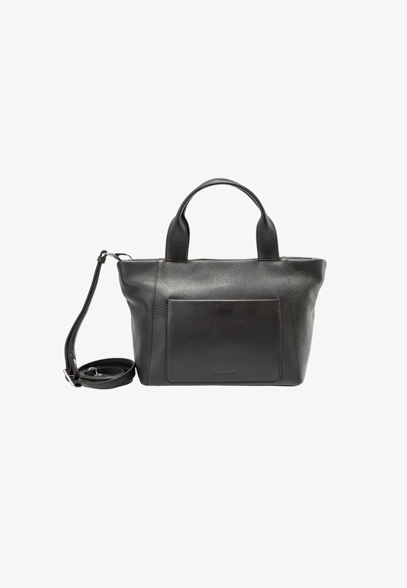 Czarna skórzana torebka o teksturowanym wykończeniu, z dwoma krótkimi uchwytami, odpinanym paskiem oraz przednią kieszenią z gładką czarną skórzaną panelem.