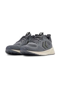 Sportschuhe aus grauem Netzgewebe mit schwarzen Akzenten und strukturiertem Außensohlen, mit gepolsterter Sohle und verstärktem Zehenbereich.