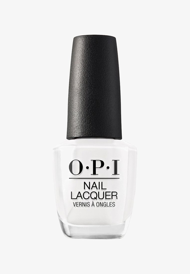 OPI Nagellak in een heldere glazen fles met een zwarte, gestructureerde dop. Het etiket heeft vette zwarte tekst op een witte achtergrond.