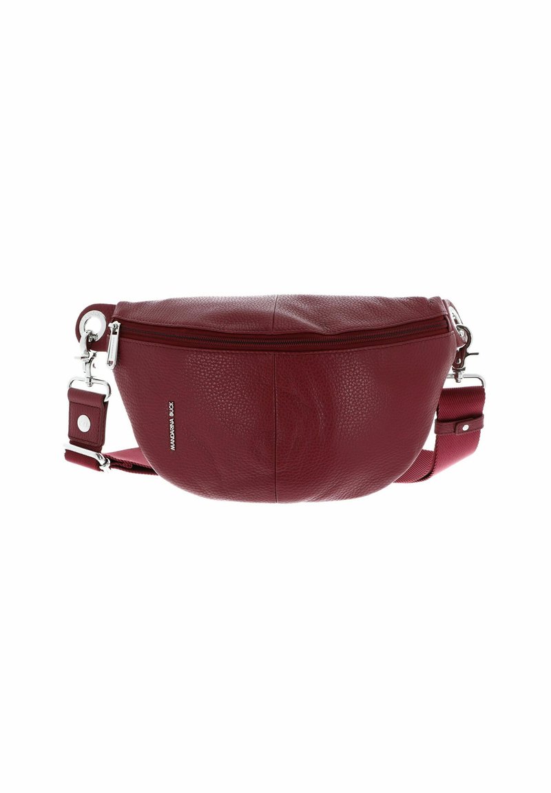 Sac à taille en cuir grainé rouge foncé avec fermeture à glissière et sangle ajustable, doté de quincaillerie en métal argenté.