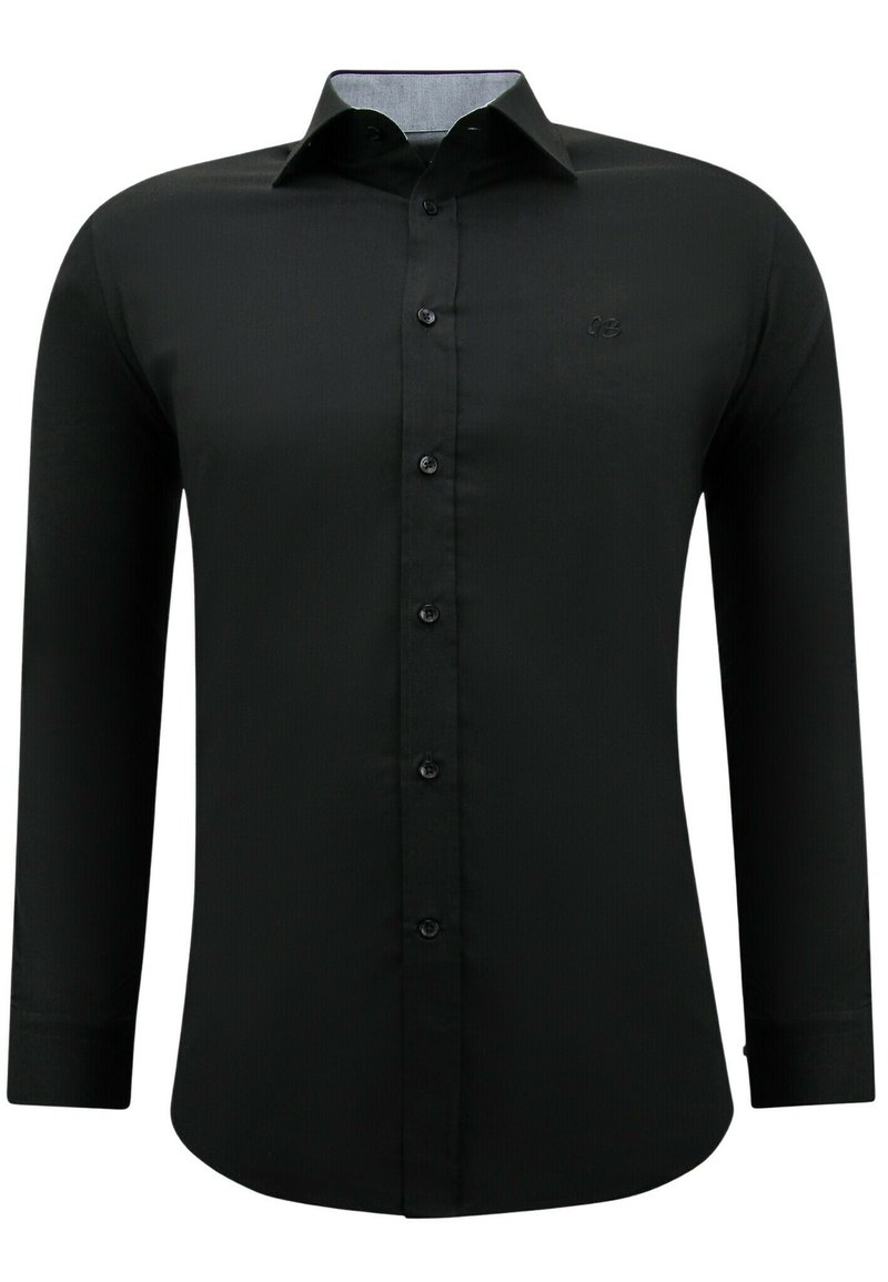 Zwarte langemouwen shirt van gladde stof, met een button-down voorkant, puntige kraag en subtiele geborduurde logo op de borst.