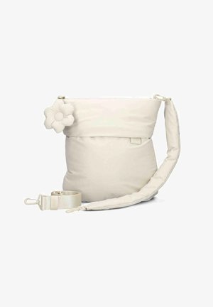 Sac à épaule en tissu beige avec une texture matelassée, rabat pliant, accent floral et bandoulière ajustable. Design durable et élégant.