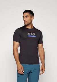 EA7 Emporio Armani VIGOR7 TEE BIG LOGO - Camiseta deportiva - black bean