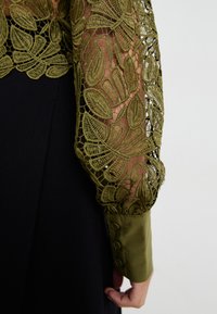 ONLY ONLELLA SHIRT - Blúz - winter moss
