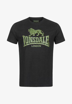Tricou din bumbac negru, cu un grafic verde al unui leu și textul "LONSDALE LONDON" scris cu litere îngroșate. Design cu mâneci scurte și guler rotund.