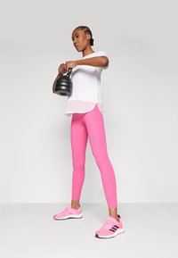 ONLY Play ONPJAM-3-SANA - Leggings - raspberry sorbet