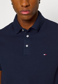 Tommy Hilfiger SLIM  - Polo majica - navy