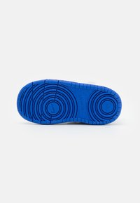 Nike Sportswear COURT BOROUGH LOW RECRAFT UNISEX - Tenisice - white/hyper royal