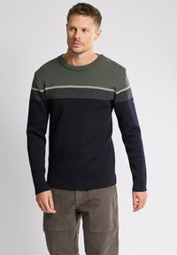 Non sélectionné, navire chiméra nature