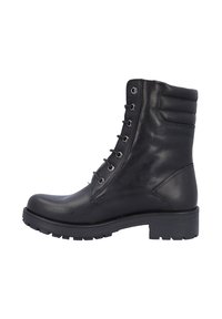 Bota negra de cuero hasta el tobillo con cordones en la parte delantera, punta redonda, cuello acolchado y acentos texturizados. Suela de goma gruesa con relieve para una mejor tracción.