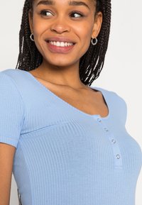 Pieces PCKITTE - T-shirt básica - vista blue