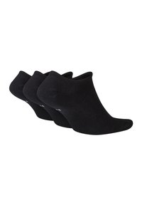 Tres pares de calcetines negros hasta el tobillo, hechos de una tela suave y elástica con una textura lisa y un diseño bajo, ideales para el uso diario.