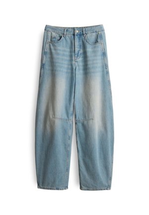 Helle blaue Denim-Jeans mit lockerer Passform, hoher Taille und geradem Bein. Sie verfügen über dezente Ausbleichungen und gestickte Akzente auf der Vorderseite.