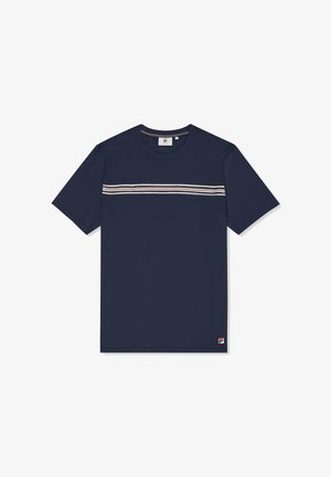 Navyblauw T-shirt met korte mouwen, witte, rode en grijze horizontale strepen over de borst en een klein merklogo op de zoom.