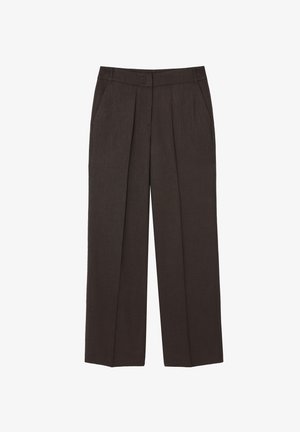 Pantalon taille haute marron foncé, ajusté, avec plis devant, poches latérales, passants pour ceinture et fermeture par bouton à la taille.