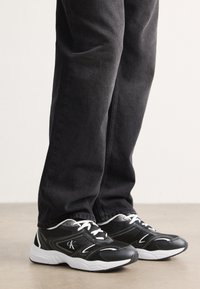 RETRO TENNIS - Zapatillas - black/bright white