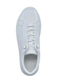 Weißer Sneaker mit einem glatten Obermaterial aus Leder, runder Spitze und flachen Schnürsenkeln. Verfügt über einen gepolsterten Schaft und eine strukturierte Innensohle für zusätzlichen Komfort.
